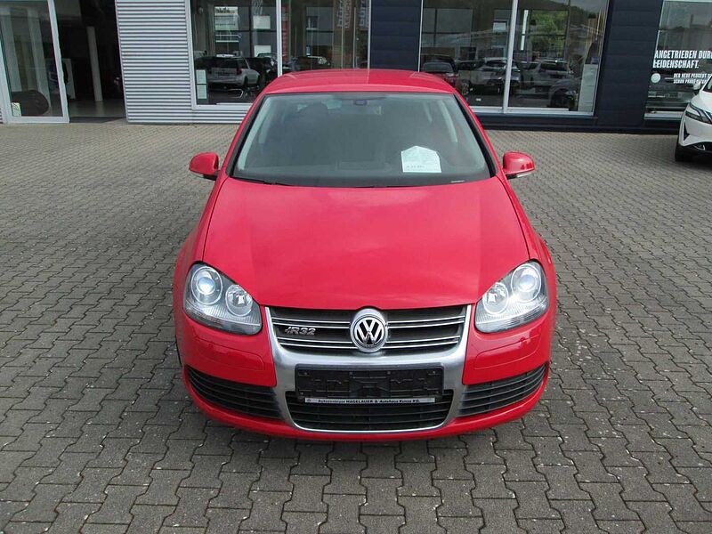 Volkswagen Golf R32